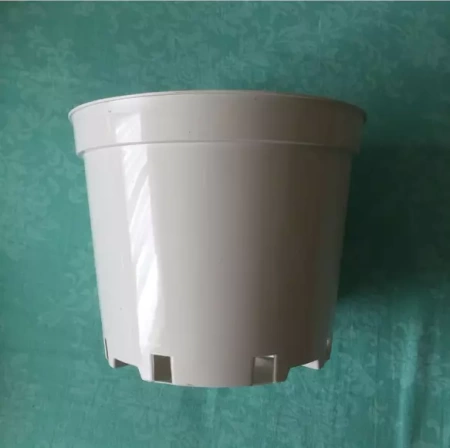 Горшок белый для цветов 2 л 